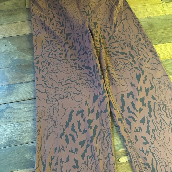 Lululemon Split Hem Groove Pants - Size 8 - Picture 2 of 5